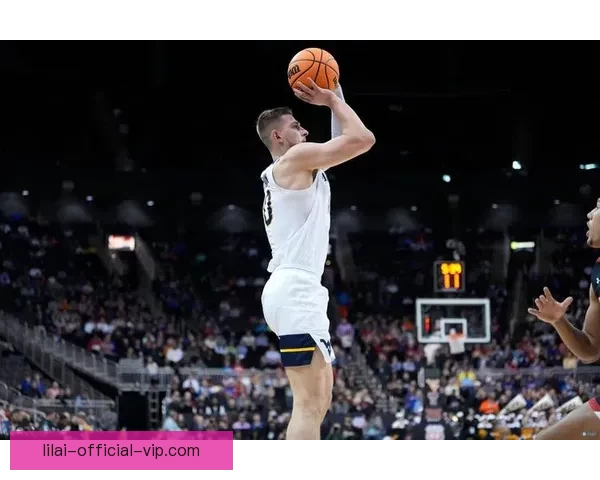 布罗格登退役后回归弗吉尼亚大学担任篮球战略顾问